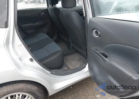 2015 Nissan Versa Note S (Sr)/S Plus/Sl/Sr/Sv z USA, uszkodzony, nr VIN 3N1CE2CP6FL421044